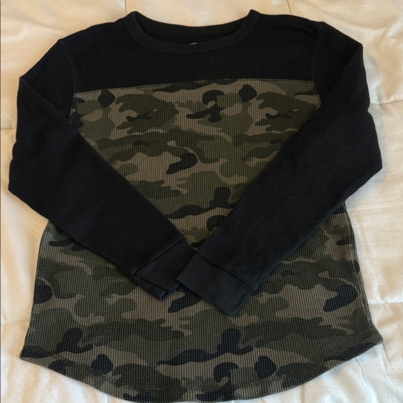 Old Navy Other - Old Navy Black and Green Camo Long Sleeve Tee Waffle/Thermal